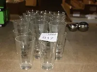 Achtendertig stuks glaswerk met tekst dutch rose. - afbeelding 1 van  2
