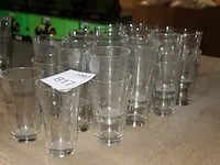 Achtendertig stuks glaswerk met tekst dutch rose. - afbeelding 2 van  2