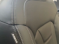 Achterbank ssang yong en linker deurruit, ssan yong rexton , nieuwe type van bouwjaar 2023, zwart, 2023 - afbeelding 3 van  5