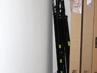 Achtergrondpapier in grote diversiteit aan kleuren in 16 verpakkingen en twee statieven. compleetheid onbek... - afbeelding 3 van  5