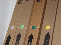 Achtergrondpapier in grote diversiteit aan kleuren in 16 verpakkingen en twee statieven. compleetheid onbek... - afbeelding 4 van  5