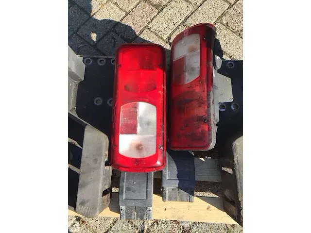 Achterspiegel en achterverlichting daf - afbeelding 2 van  5