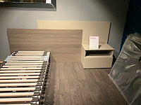 Achterwand met bedkast - afbeelding 1 van  6