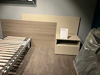 Achterwand met bedkast - afbeelding 2 van  6