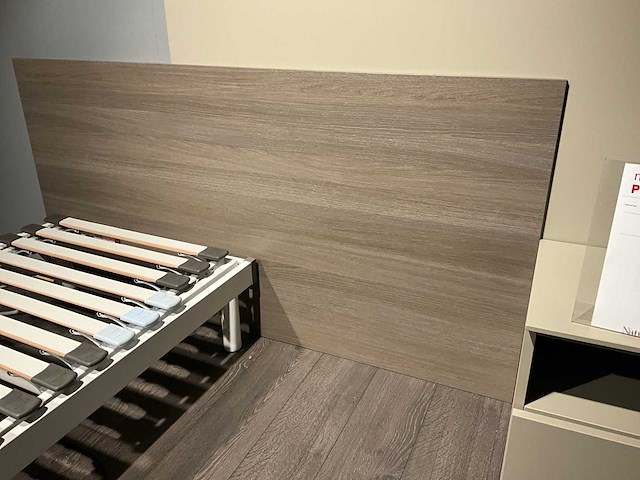 Achterwand met bedkast - afbeelding 4 van  6