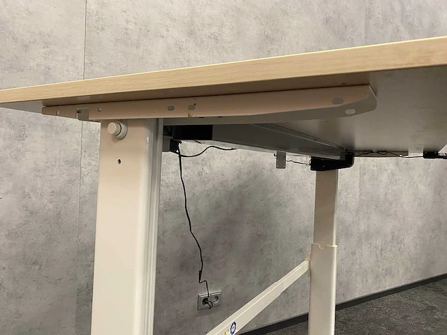 Actiforce - elektrisch zit-sta bureau 160x80 - afbeelding 9 van  15
