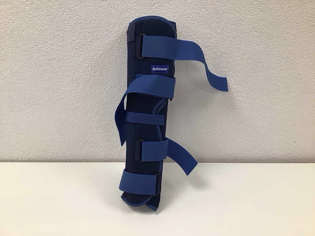 Actimove genu tri-panel kniespalk - afbeelding 1 van  3