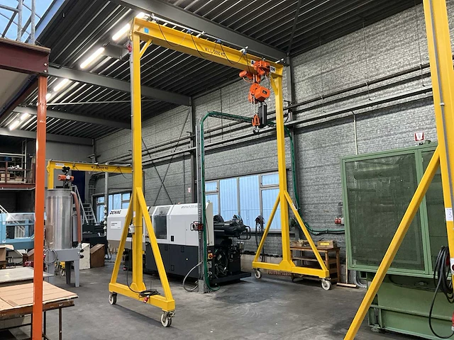 Ad.a.klein mobiel portaalkraan - afbeelding 1 van  7