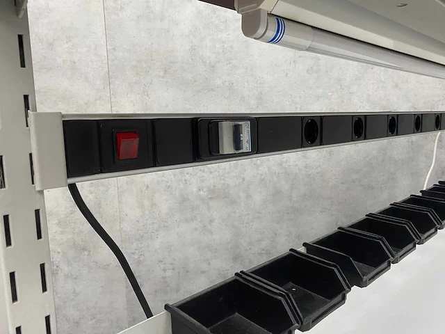 Adiform - laboratorium tafel 180x80 - hoogte instelbaar - afbeelding 15 van  23