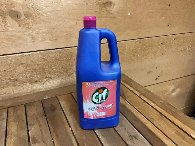 Adix, etos, cif, securit, ecodos schoonmaakmiddelen en toebehoren - afbeelding 2 van  10