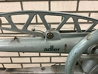 Adler 30-1 lange-arm naaimachine v.v. statief met voetpedaal - afbeelding 3 van  6