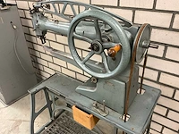 Adler 30-1 lange-arm naaimachine v.v. statief met voetpedaal - afbeelding 4 van  6