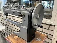 Adler 30-10 lange-arm naaimachine v.v. statief met voetpedaal - afbeelding 4 van  7
