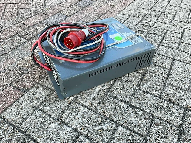 A.d.r.e.t. hf acculader - afbeelding 1 van  5