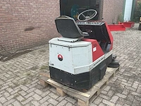 Advance retriever 3600b zelfrijdende veegmachine - afbeelding 4 van  9