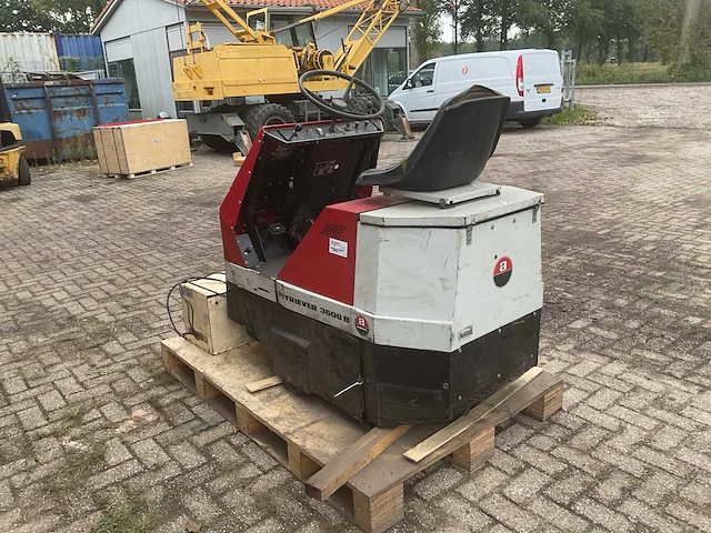 Advance retriever 3600b zelfrijdende veegmachine - afbeelding 5 van  9