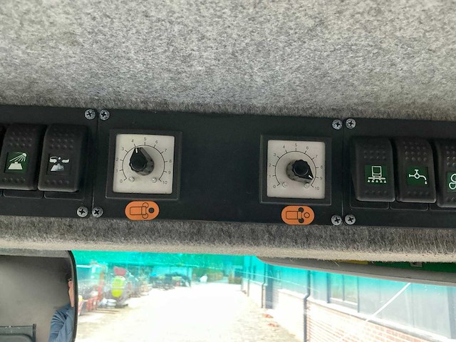 Aebo mfh - 2014 - 2500 - straatveegmachine - afbeelding 18 van  36