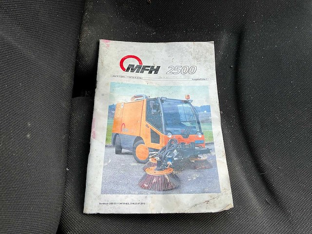 Aebo mfh - 2014 - 2500 - straatveegmachine - afbeelding 29 van  36