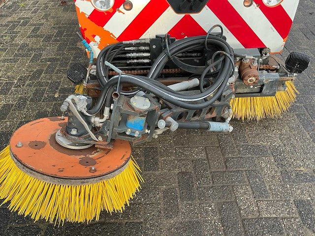 Aebo mfh - 2014 - 2500 - straatveegmachine - afbeelding 35 van  36