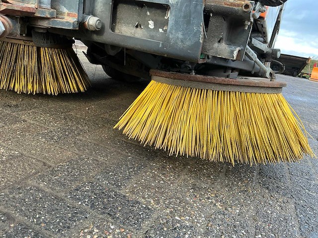 Aebo mfh - 2014 - 2500 - straatveegmachine - afbeelding 36 van  36