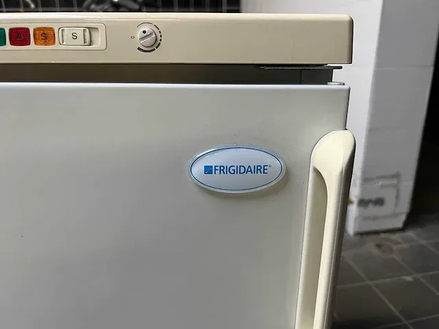 Aeg - lavamat - frigidaire tafelmodel vriezer + aeg lavamat wasmachine 7kg - afbeelding 6 van  11