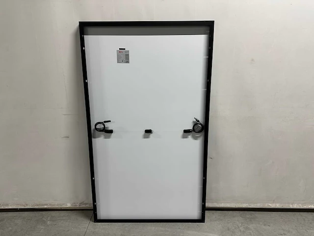 Aeg - set van 10 full black zonnepanelen (375 wp) met solax 3.6 omvormer (1-fase) - afbeelding 5 van  10