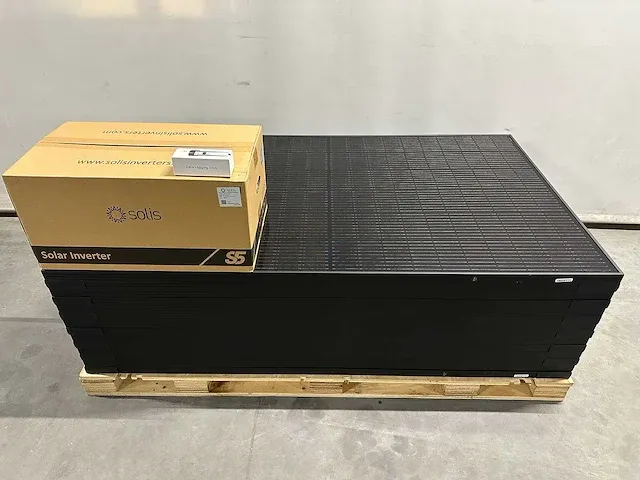 Aeg - set van 14 full black zonnepanelen (375 wp) met solis 5.0k omvormer (3-fase) - afbeelding 1 van  11