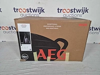 Aeg ab81a2dg 8000 serie - stofzuiger met zak - afbeelding 2 van  2