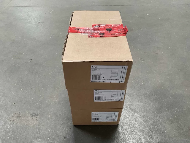 Aeg fix-o-rail 220 groepenkast (3x) - afbeelding 1 van  4