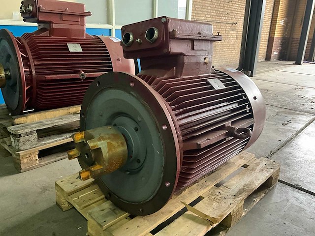 Aeg ka7315m-bb05g-z elektromotor - afbeelding 1 van  5