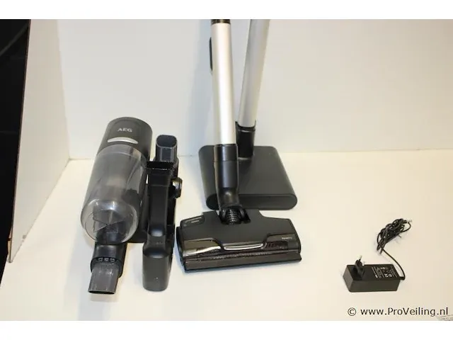 Aeg ultimate 8000 ap81ub25gg oplaadbare steelstofzuiger - afbeelding 2 van  3