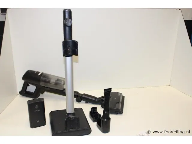 Aeg ultimate 8000 ap81ub25gg oplaadbare steelstofzuiger - afbeelding 1 van  4