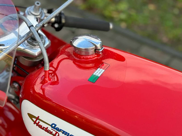 Aermacchi harley davidson 250cc racer - afbeelding 11 van  19