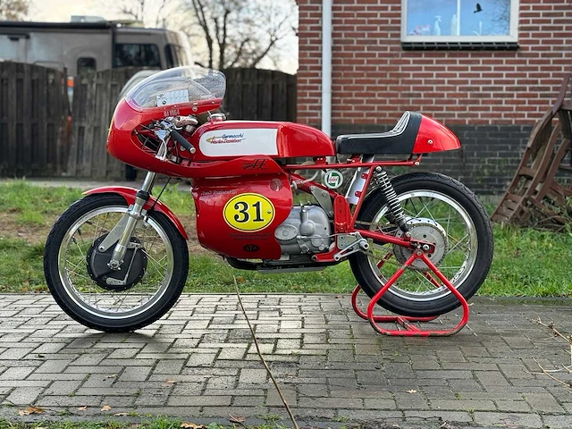 Aermacchi harley davidson 250cc racer - afbeelding 12 van  19