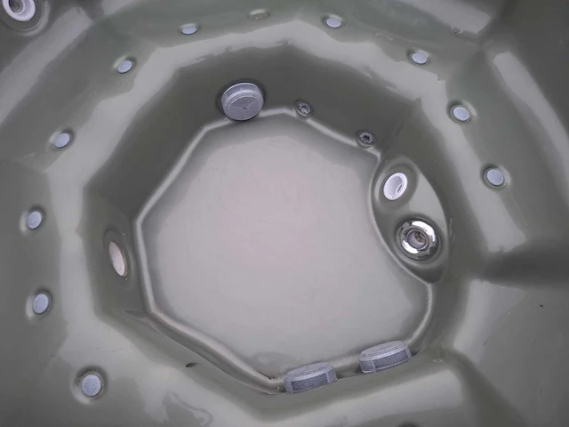 Aeware 7 persoons amerikaans jacuzzi en buitenspa - afbeelding 20 van  25