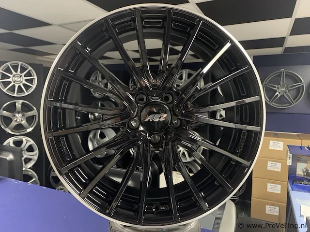 Aez berlin aluminium velgenset - 5x112 7.5j et53.5 - afbeelding 1 van  2