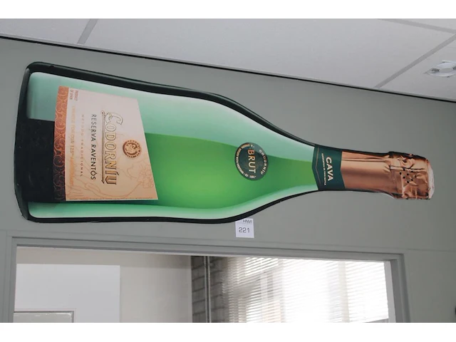 Afbeelding van champagnefles op forex. afmeting 160 x 55 cm. - afbeelding 1 van  1