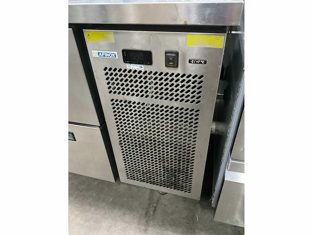 Afinox linear 70 4 i tn koelwerkbank - afbeelding 6 van  7