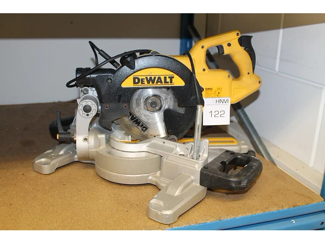 Afkort- / verstekzaag dewalt dws774. - afbeelding 1 van  3