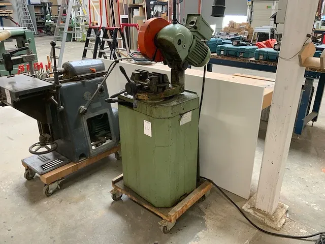 Afkortcirkelzaagmachine - afbeelding 1 van  7