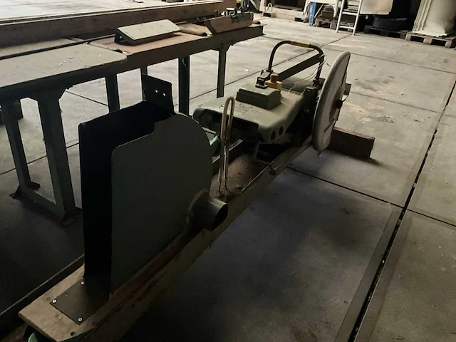 Afkortcirkelzaagmachine - afbeelding 3 van  7