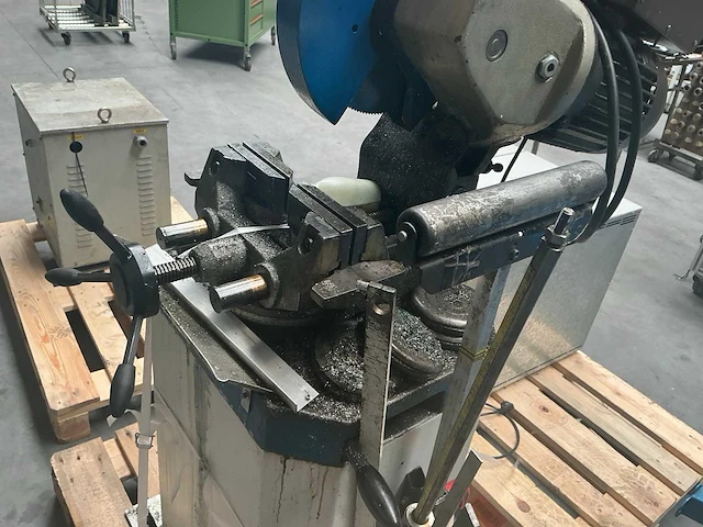 Afkortcirkelzaagmachine - afbeelding 6 van  9