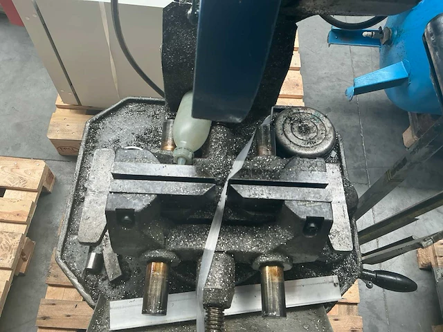 Afkortcirkelzaagmachine - afbeelding 8 van  9