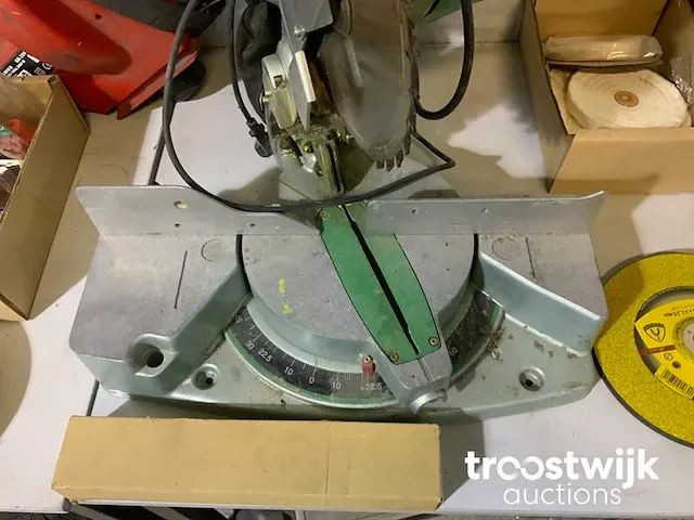 Afkortcirkelzaagmachine - afbeelding 2 van  4