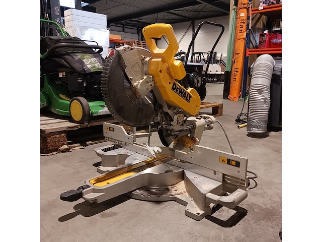 Afkortzaag, de walt, dws 780 - afbeelding 1 van  11