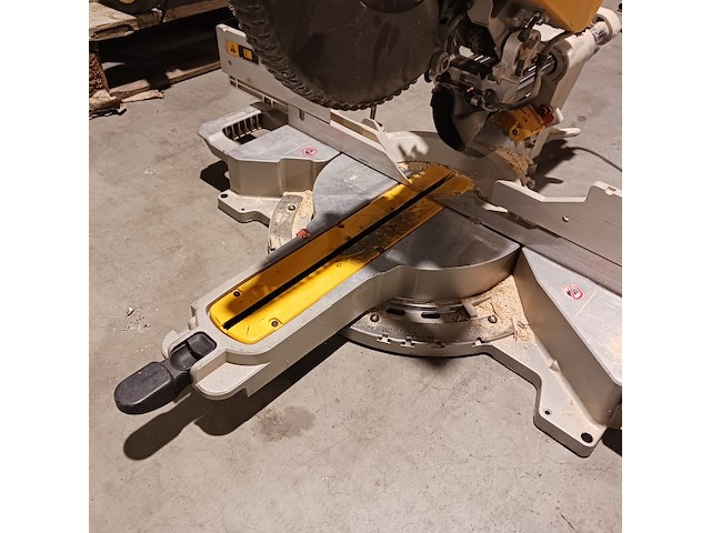 Afkortzaag, de walt, dws 780 - afbeelding 5 van  11