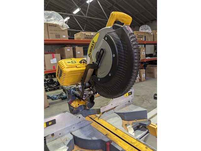 Afkortzaagmachine op onderstel, dewalt, dhs780 type20 - afbeelding 16 van  18