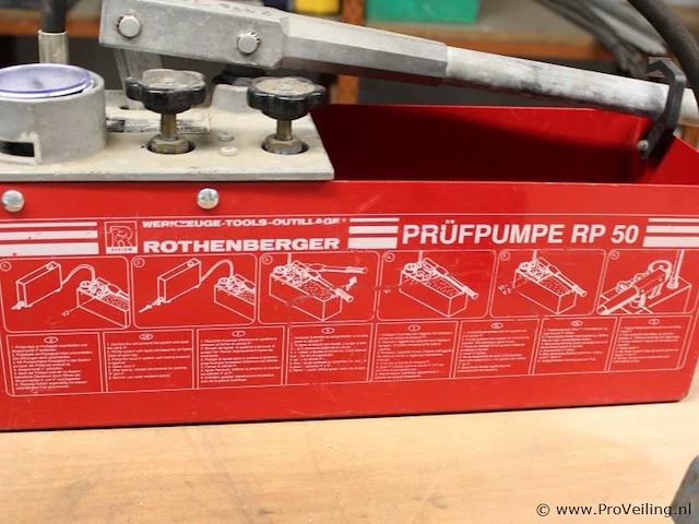 Afpersset - afbeelding 3 van  3