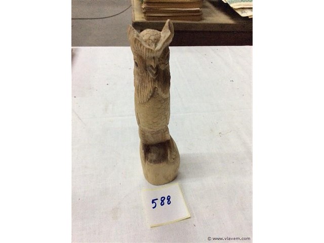 Afrikaans: houten beeld (uil) - afbeelding 1 van  3