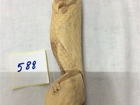 Afrikaans: houten beeld (uil) - afbeelding 2 van  3